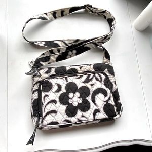 Vera Bradley floral small crossbody purse